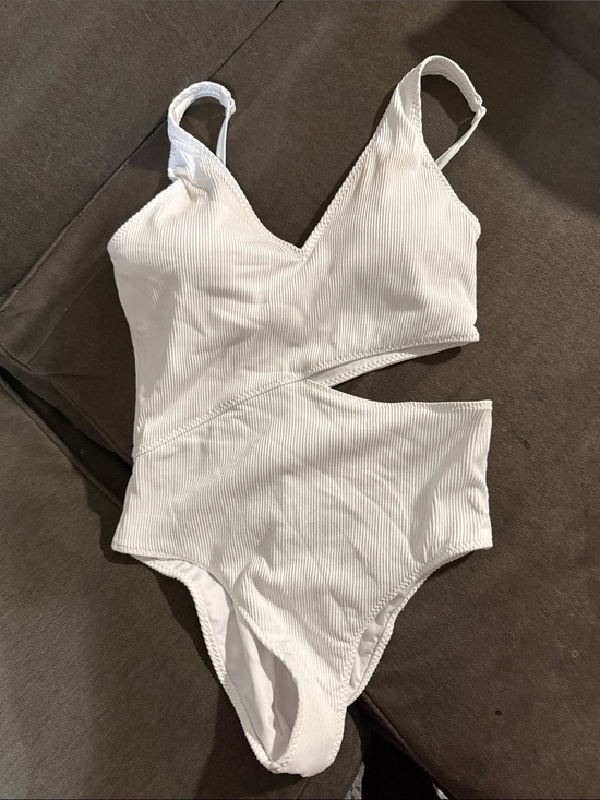 Fabletics Other - Fabletics White Ribbed One-Piece Cutout Swimsuit